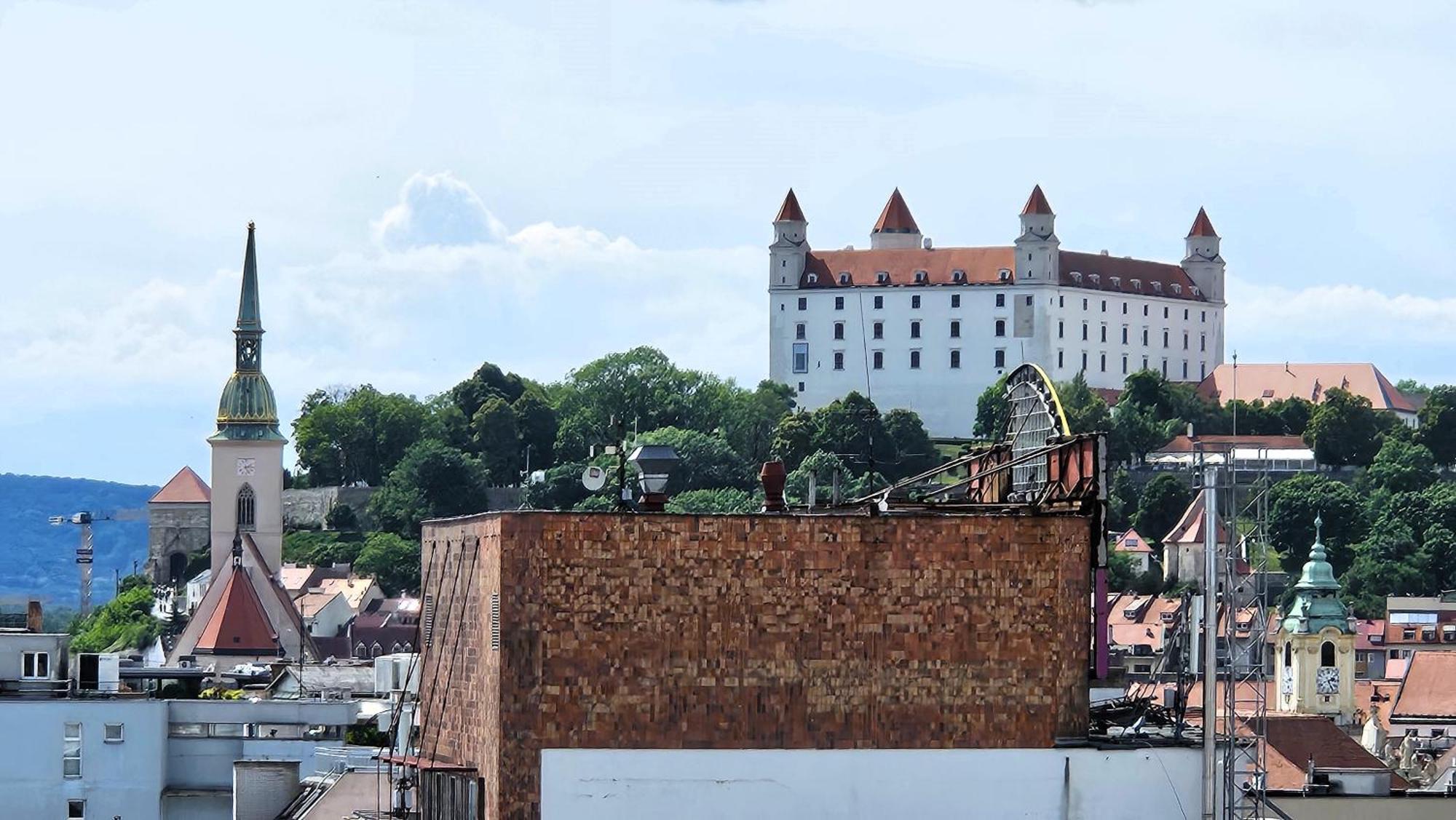 Panorama View Design Apt In Old Town - Free Parking Bratislava Buitenkant foto