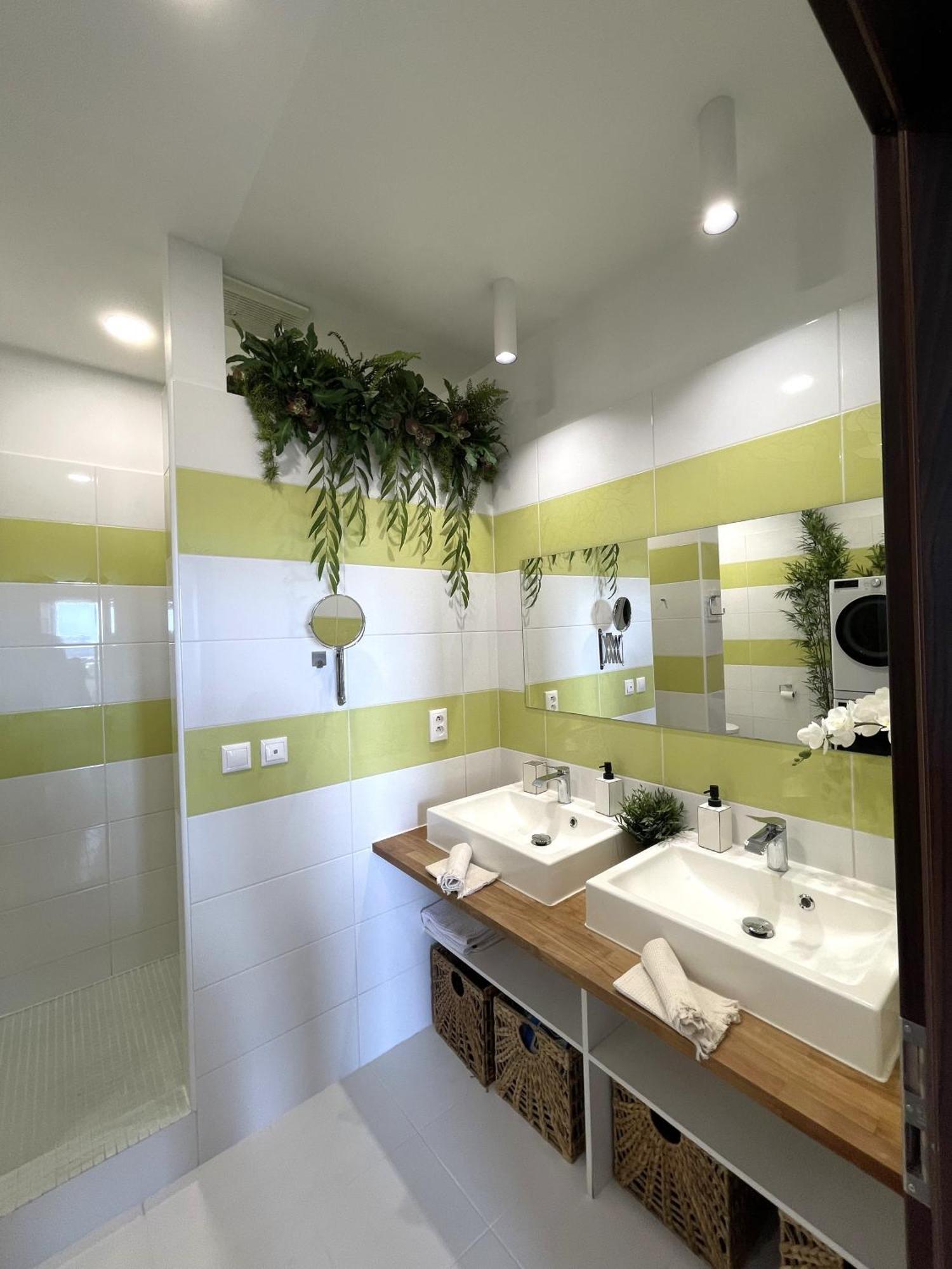 Panorama View Design Apt In Old Town - Free Parking Bratislava Buitenkant foto