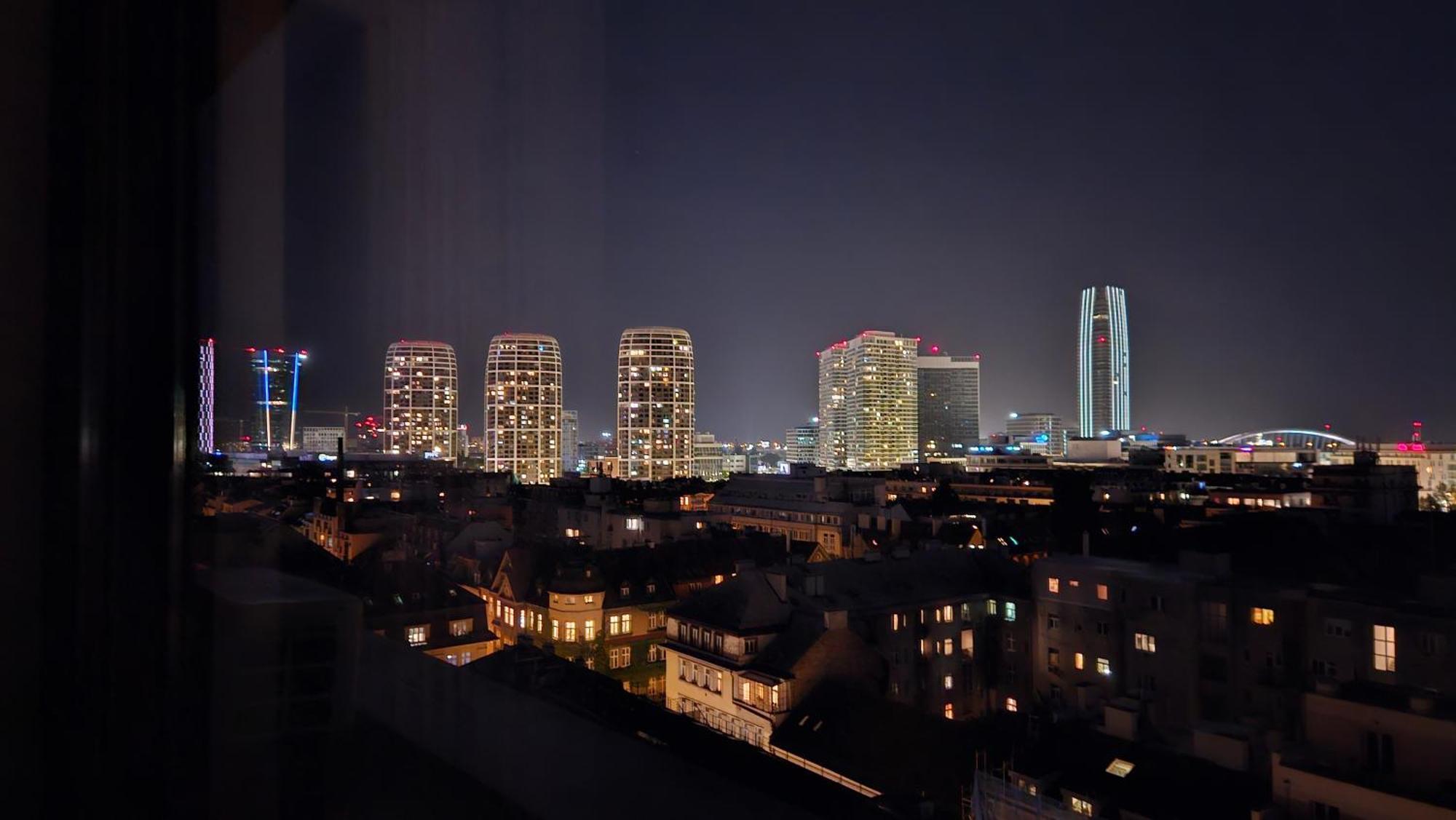 Panorama View Design Apt In Old Town - Free Parking Bratislava Buitenkant foto