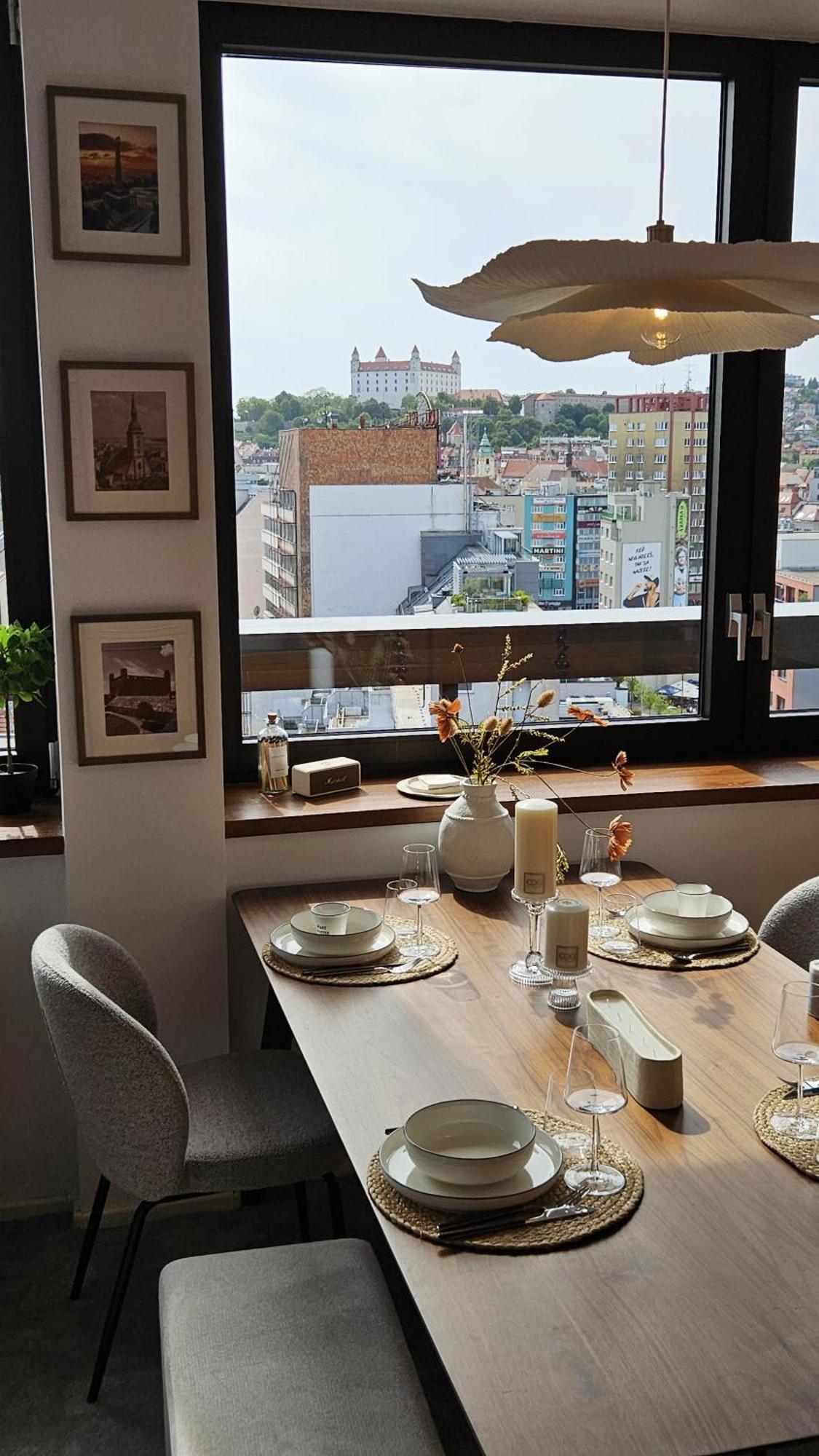 Panorama View Design Apt In Old Town - Free Parking Bratislava Buitenkant foto